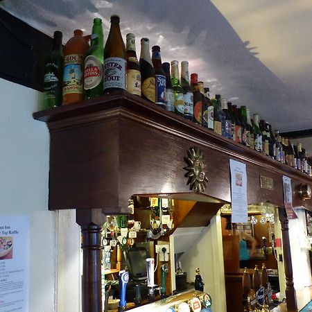 The Sun Inn Englefield Green Ngoại thất bức ảnh