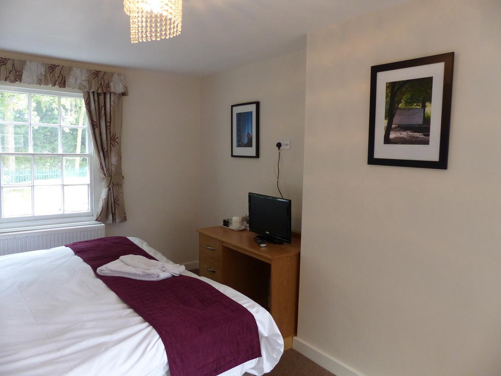 The Sun Inn Englefield Green Phòng bức ảnh