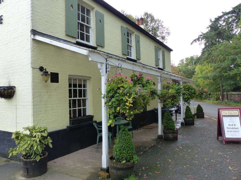The Sun Inn Englefield Green Phòng bức ảnh